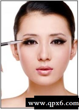10分钟快速实现完美妆容[组图]